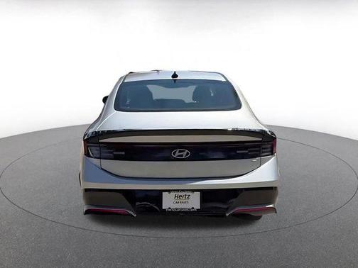 Aero Silver 2025 Hyundai SONATA Hybrid SE