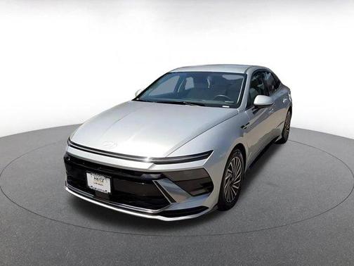 Aero Silver 2025 Hyundai SONATA Hybrid SE