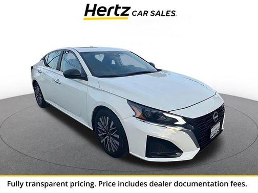 Glacier White 2025 Nissan Altima SV FWD