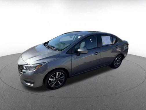 Gun Metallic 2025 Nissan Versa 1.6 SV