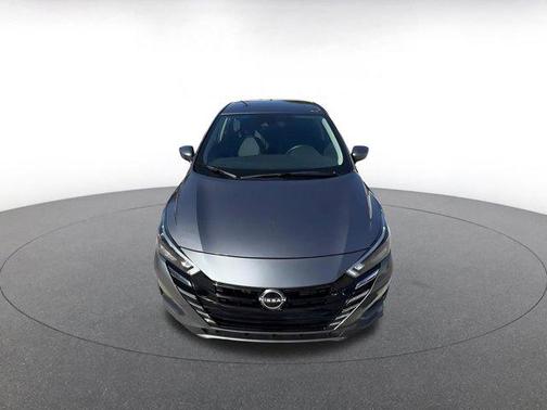 Gun Metallic 2025 Nissan Versa 1.6 SV