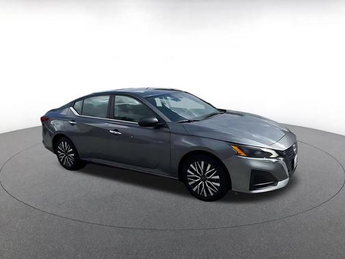 Gun Metallic 2025 Nissan Altima SV FWD