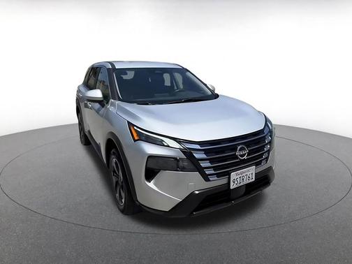 Brilliant Silver Metallic 2025 Nissan Rogue SV