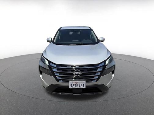 Brilliant Silver Metallic 2025 Nissan Rogue SV