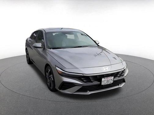 Fluid Metal 2025 Hyundai ELANTRA HEV Limited