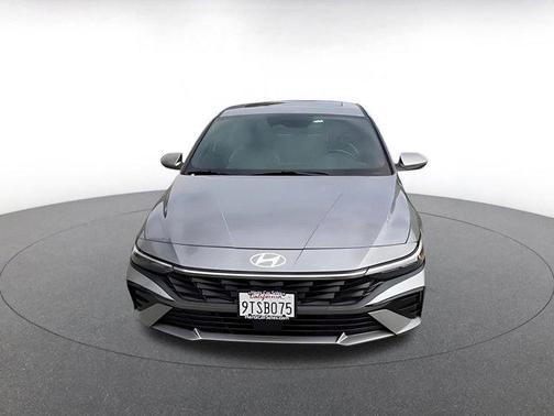 Fluid Metal 2025 Hyundai ELANTRA HEV Limited