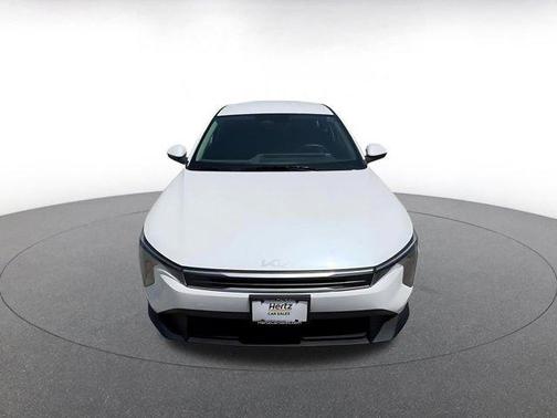 Snow White Pearl 2025 Kia K4 LXS