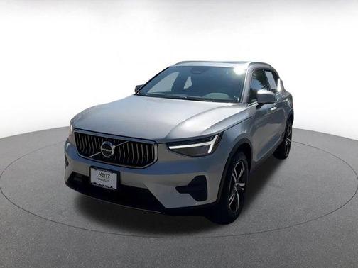 2024 Volvo XC40 CORE