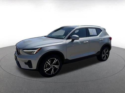 2024 Volvo XC40 CORE