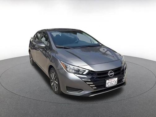 Gun Metallic 2025 Nissan Versa 1.6 SV
