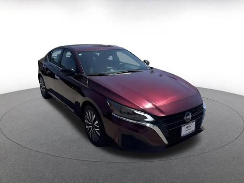 Garnet Pearl Metallic 2025 Nissan Altima SV FWD
