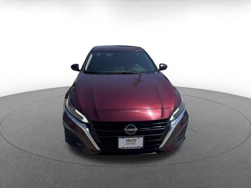 Garnet Pearl Metallic 2025 Nissan Altima SV FWD