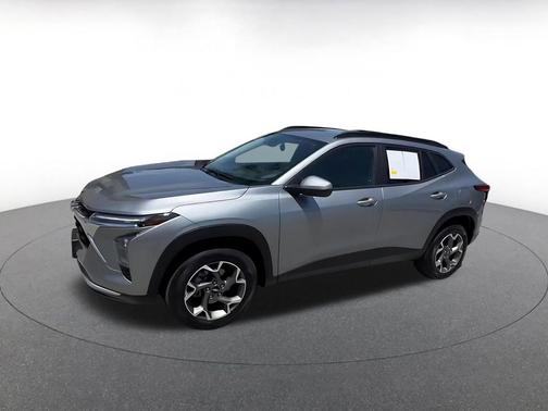 Sterling Gray Metallic 2025 Chevrolet Trax LT
