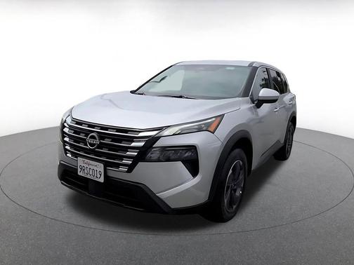 Brilliant Silver Metallic 2025 Nissan Rogue SV