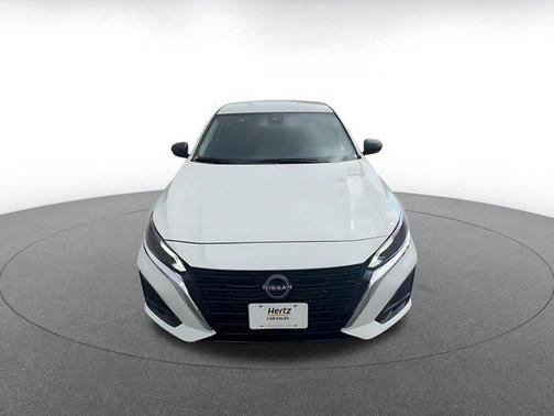 Glacier White 2025 Nissan Altima SV FWD