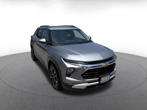 Sterling Gray Metallic 2025 Chevrolet Trailblazer LT