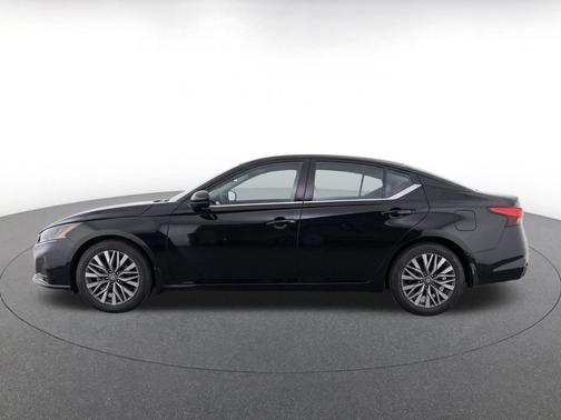 Super Black 2025 Nissan Altima SV FWD