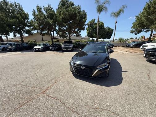 Super Black 2025 Nissan Altima SV FWD