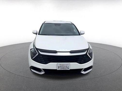 Snow White Pearl 2025 Kia Sportage LX