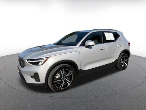 2024 Volvo XC40 CORE