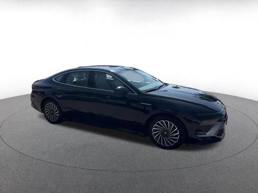 2025 Hyundai SONATA Hybrid SE