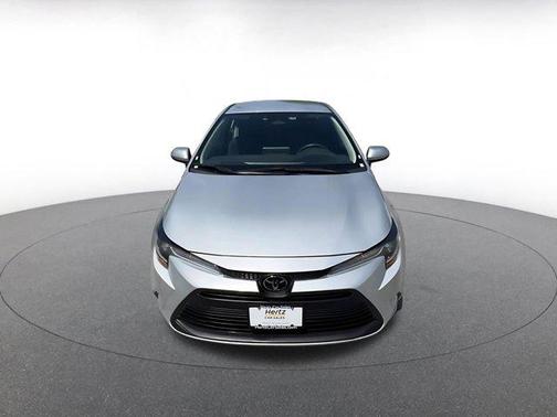 CLASSIC SILVER 2025 Toyota Corolla LE