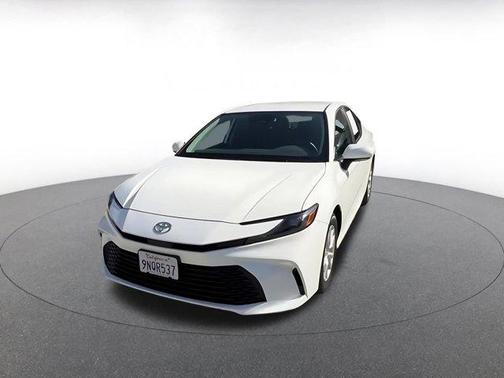 Ice Cap 2025 Toyota Camry LE