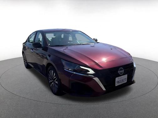 Garnet Pearl Metallic 2025 Nissan Altima SV FWD