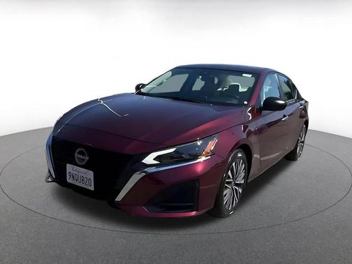 Garnet Pearl Metallic 2025 Nissan Altima SV FWD