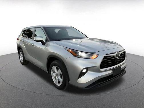 2025 Toyota Highlander LE