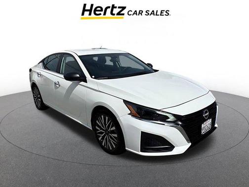 Glacier White 2025 Nissan Altima SV FWD