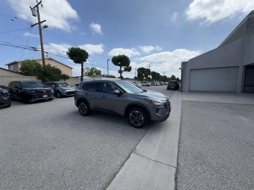 Gun Metallic 2025 Nissan Rogue SV