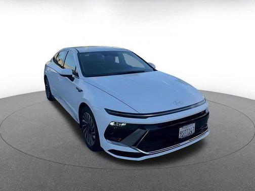 2025 Hyundai SONATA Hybrid SE