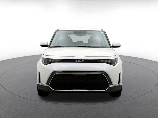 Snow White Pearl 2025 Kia Soul LX