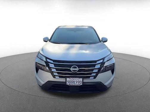 Brilliant Silver Metallic 2025 Nissan Rogue SV