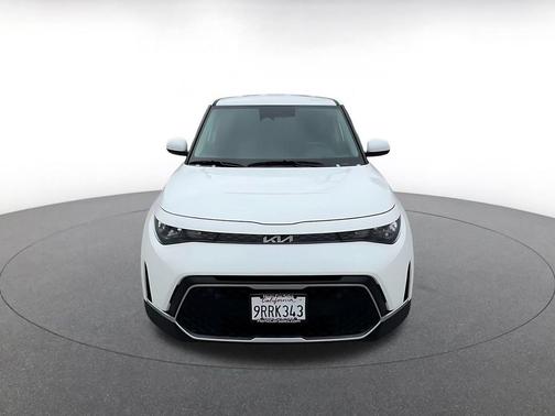 Snow White Pearl 2025 Kia Soul LX