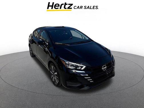 Super Black 2025 Nissan Versa 1.6 SV