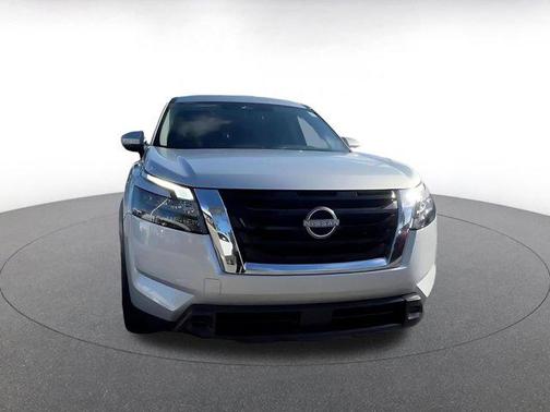 Brilliant Silver Metallic 2025 Nissan Pathfinder SV FWD