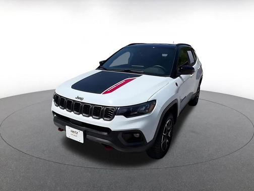 Bright White Clearcoat 2025 Jeep Compass Trailhawk