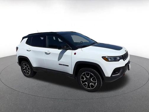 Bright White Clearcoat 2025 Jeep Compass Trailhawk