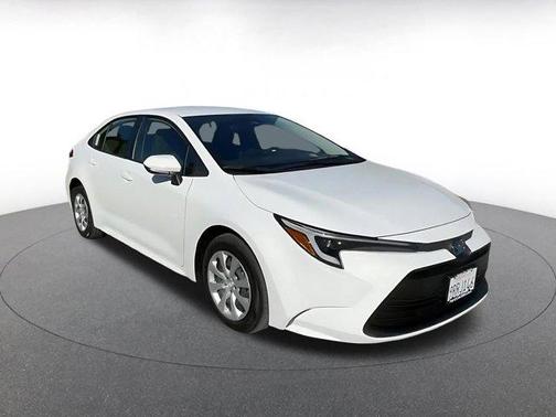 2025 Toyota Corolla Hybrid LE