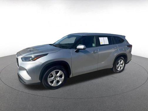 2025 Toyota Highlander LE