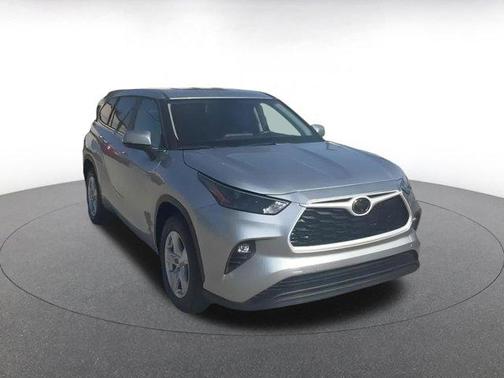 2025 Toyota Highlander LE