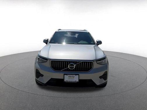 2024 Volvo XC40 CORE