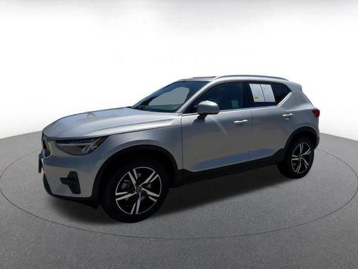 2024 Volvo XC40 CORE