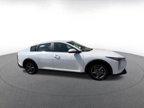 Snow White Pearl 2025 Kia K4 LXS