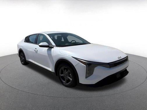 Snow White Pearl 2025 Kia K4 LXS