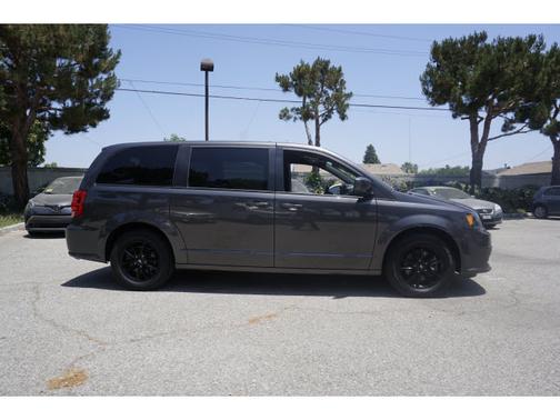 Photo 3 of 32 of 2019 Dodge Grand Caravan GT