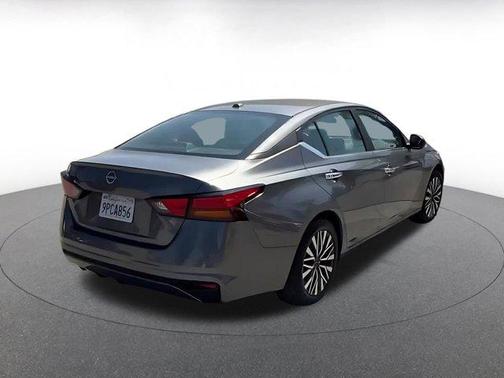 Gun Metallic 2025 Nissan Altima SV FWD