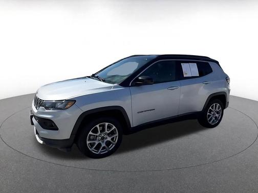 Silver Zynith Metallic Clearcoat 2025 Jeep Compass Limited